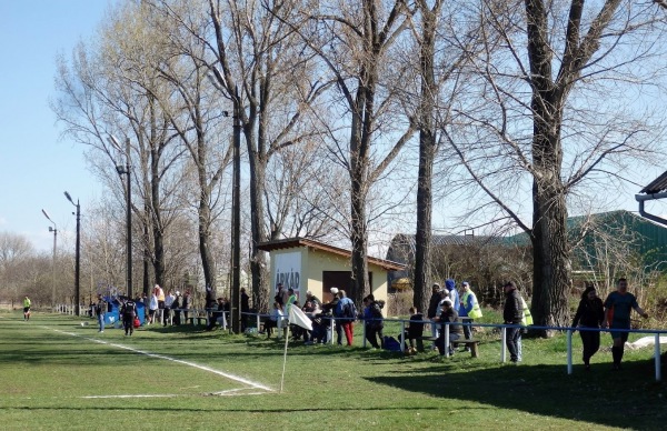 Péri focipálya - Pér