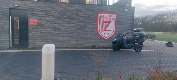 Sportpark Middenmeer veld 20-Zeeburgia veld 1 - Amsterdam