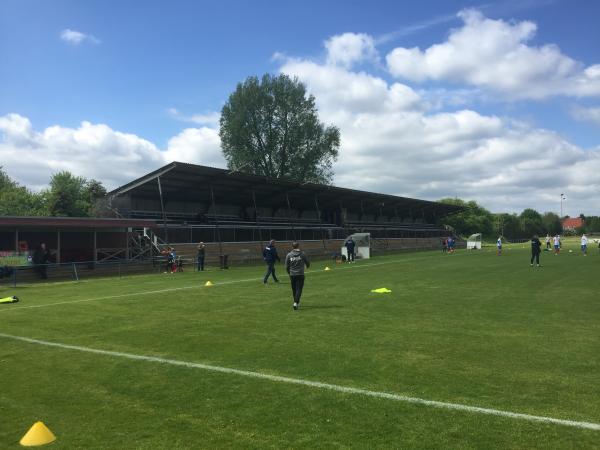 Stadion Flugplatz - Lübeck-Karlshof