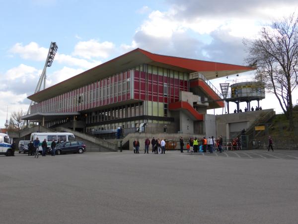 Friedrich-Ludwig-Jahn-Sportpark - Berlin-Prenzlauer Berg