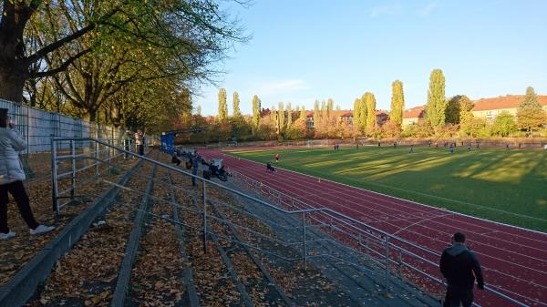 Friedrich-Ebert-Stadion - Berlin-Tempelhof