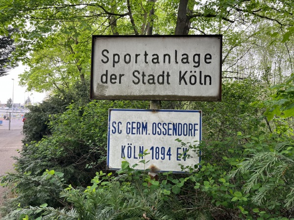 Josef-Sampels-Sportanlage Rolandplatz - Köln-Ossendorf