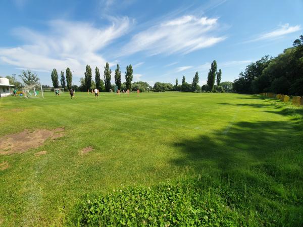 Sportovní a Tréninkové Centrum Uhříněves hřiště 3 - Praha-Uhříněves