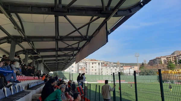 Gülsuyu Asım Kara Stadı - İstanbul