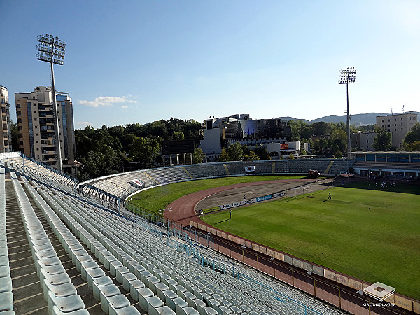 Stadiumi Kombëtar Qemal Stafa - Tiranë (Tirana)