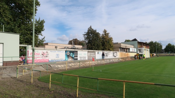 Futbalové ihrisko Topoľníky - Topoľníky