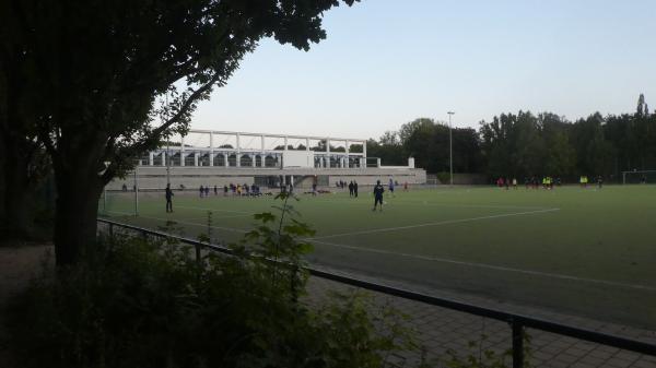 Volksparkstadion Nebenplatz 1 - Berlin-Mariendorf