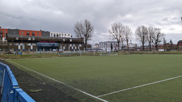 Stadion UKS obok - Łódź