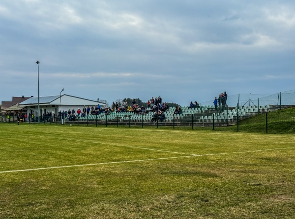 Stadion LZS Starościn - Siemysłów-Starościn