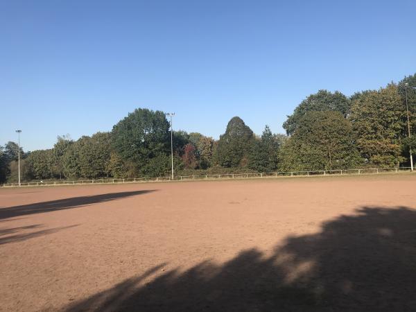 Bezirkssportanlage Kölner Straße Platz an der K-Bahn - Krefeld-Fischeln