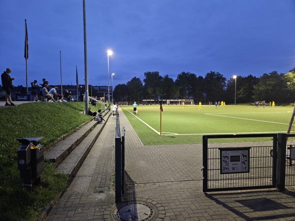 Bezirkssportanlage Düsseldorfer Straße Platz 2 - Duisburg-Wanheimerort
