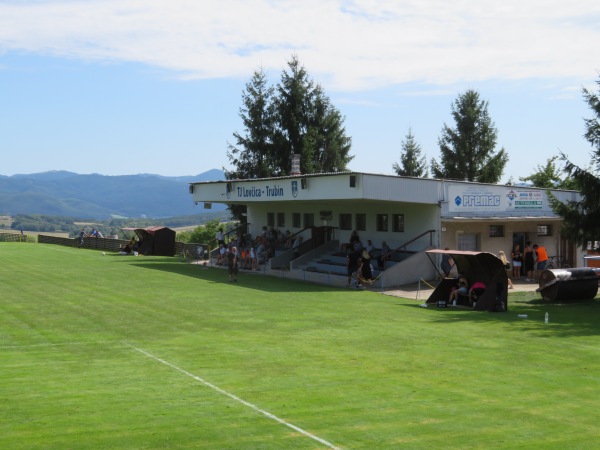 Futbalové ihrisko Lovčica-Trubín - Lovčica-Trubín