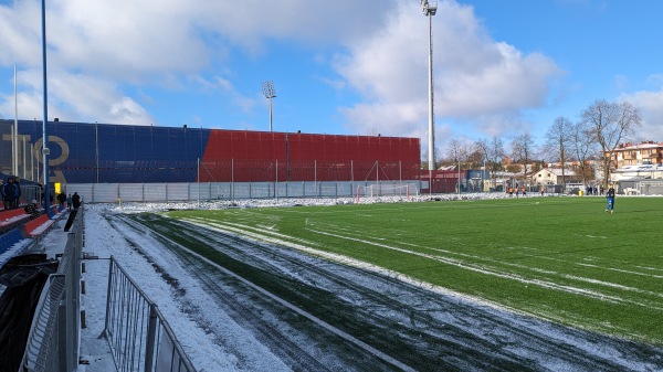 Raków Częstochowa sztuczna murawa obok - Częstochowa