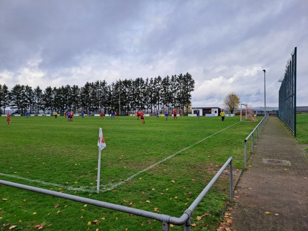 Sportplatz Am Wäldchen - Lutzerath