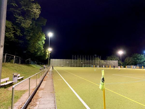 Hubertus-Sportplatz 4 - Berlin-Grunewald