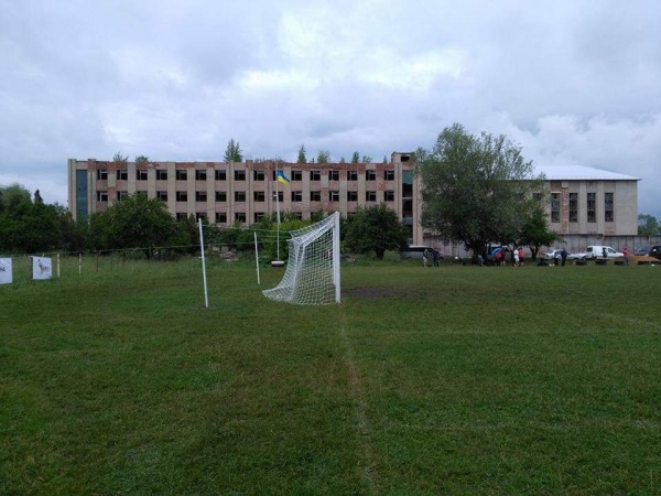 Futbolʹne Pole DOZ - Kolomyya