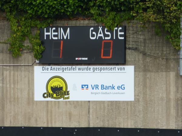 Sportplatz Braunsberg - Bergisch Gladbach-Herkenrath