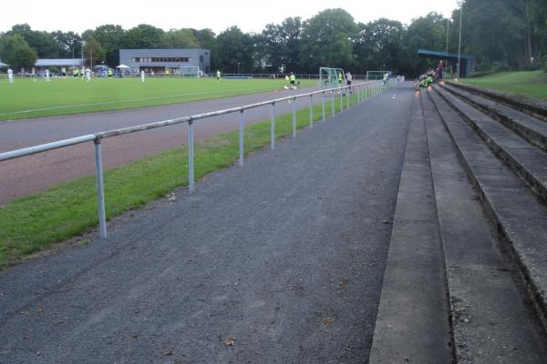 Bezirkssportanlage Krähenacker - Meerbusch-Osterath