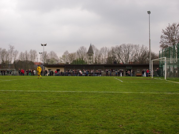 Sportanlage Am Weinberg - Soest-Ostönnen