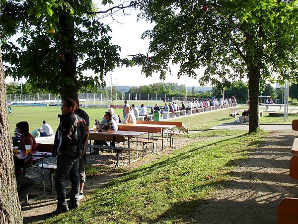 mittlerweile Kunstrasen