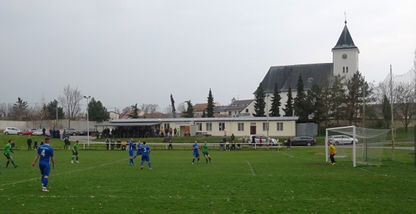 Fotbalové hřiště Žatčany - Žatčany