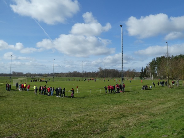 Sport-, Freizeit- und Jugendzentrum Manfred Hahn Platz 2 - Weisen