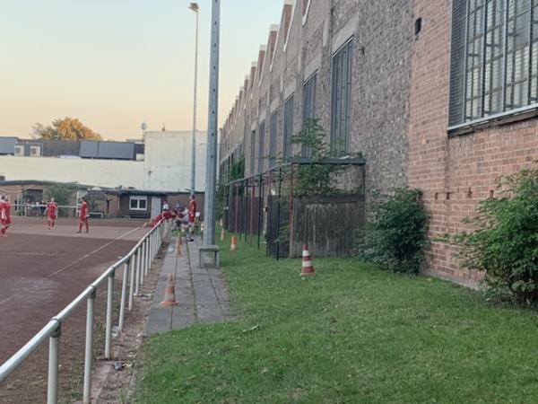 Sportplatz Remigiusstraße - Köln-Weiß