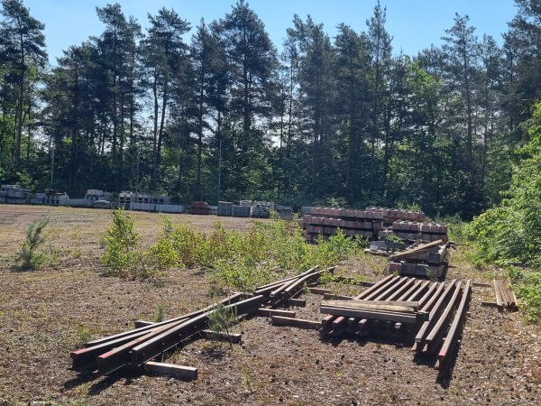 Knappenkampfbahn Nebenplatz - Hoyerswerda-Knappenrode