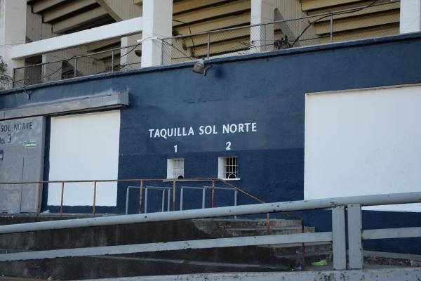 Estadio Nacional Chelato Uclés - Tegucigalpa