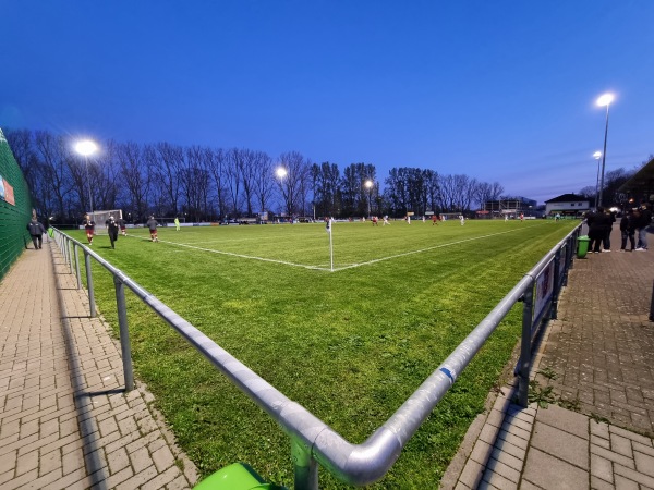 Sportplatz an der Staustufe  - Hattersheim/Main-Eddersheim