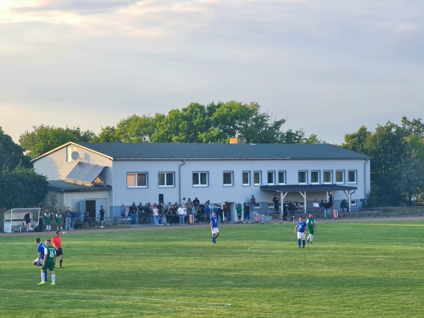 Sportplatz an der B87 - Mockrehna