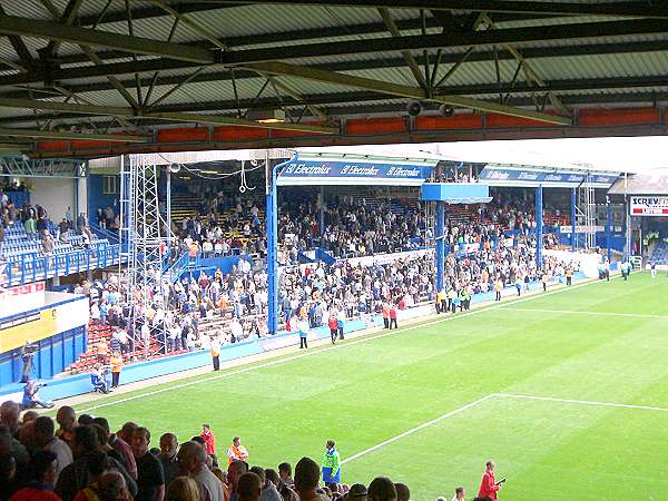 Kenilworth Road Stadium - Luton, Bedfordshire