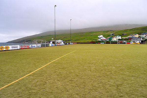 við Kirkju - Miðvágur
