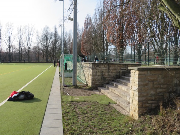 Volksparkstadion Nebenplatz 3 - Berlin-Mariendorf