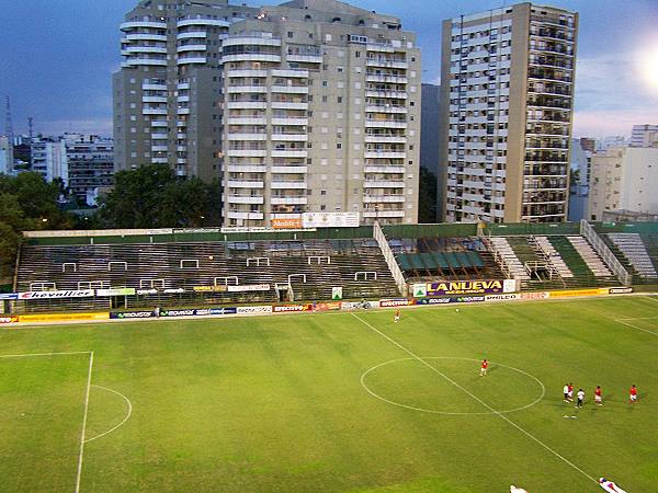 Ferro Carril Oeste, Estadio Arquitecto Ricardo Etcheverri – Los Pincharratas