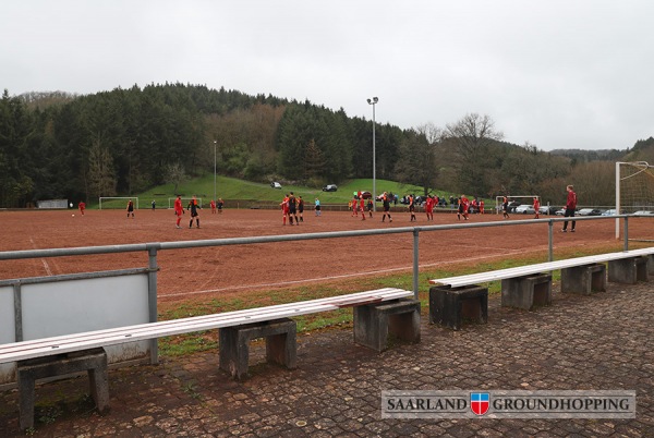 Sportplatz Friedhofstraße - Glanbrücken