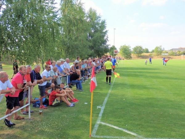 Futbalový štadión Eliášovce - Nový Život-Eliášovce