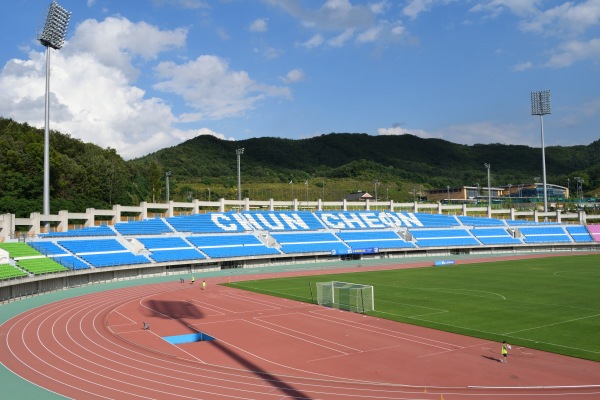 Chuncheon Songam Sports Town Main Stadium - Chuncheon