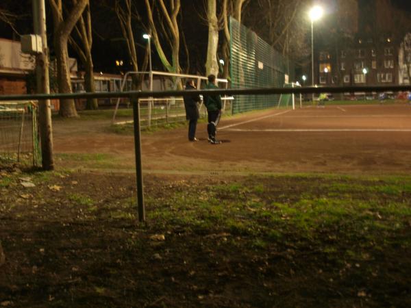 Sportplatz am John-Lennon-Platz - Oberhausen/Rheinland-Alt Oberhausen