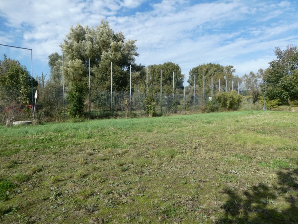 Sportplatz am Rheinufer - Bornheim/Rheinland-Hersel