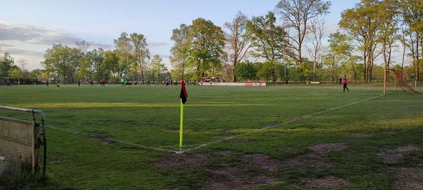 Sportplatz Weißer Berg - Uetze-Dedenhausen