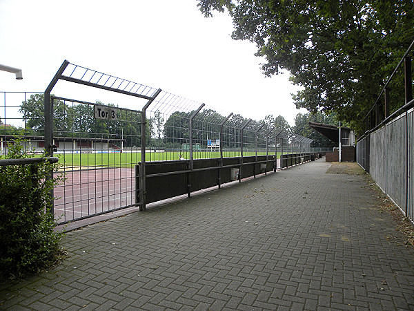 Jonny-Arfert-Sportplatz - Hamburg-Lurup