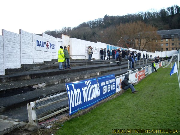 Ffordd Farrar y Stadiwm - Bangor, Gwynedd