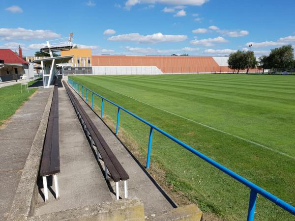 Štadión FK Slovan Ivanka pri Dunaji - Ivanka pri Dunaji