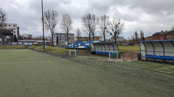 Stadion UKS obok - Łódź