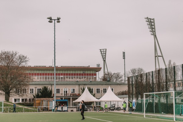 Friedrich-Ludwig-Jahn-Sportpark Platz 3 - Berlin-Prenzlauer Berg