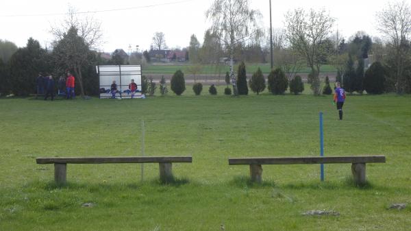 Boisko w Jeniniec - Jeniniec