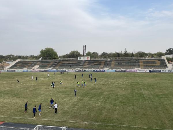Markaziy Stadion Yangiyer - Yangiyer