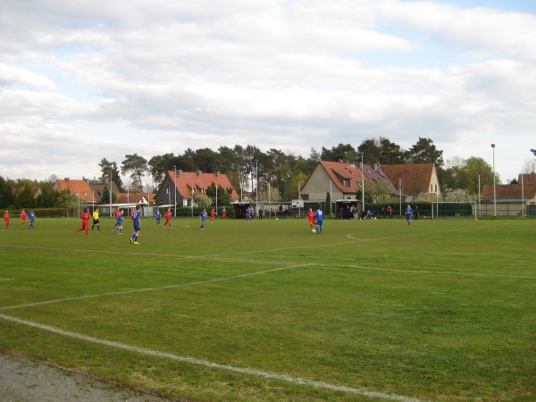 Sportplatz Straße der Deutsch-Sowjetischen Freundschaft - Elbe-Parey-Güsen