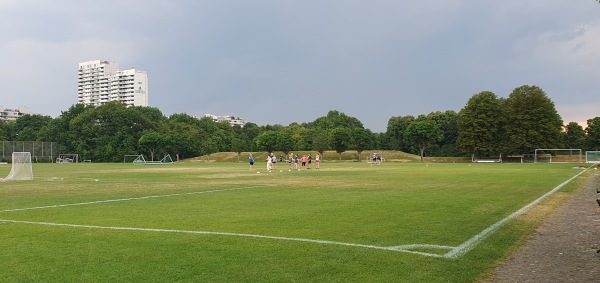Zentrale Hochschulsportanlage Platz 5 - München-Milbertshofen-Am Hart